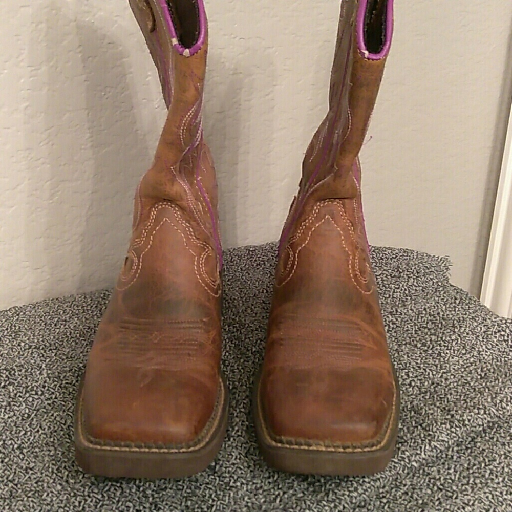 Boots - Picture 2 of 3